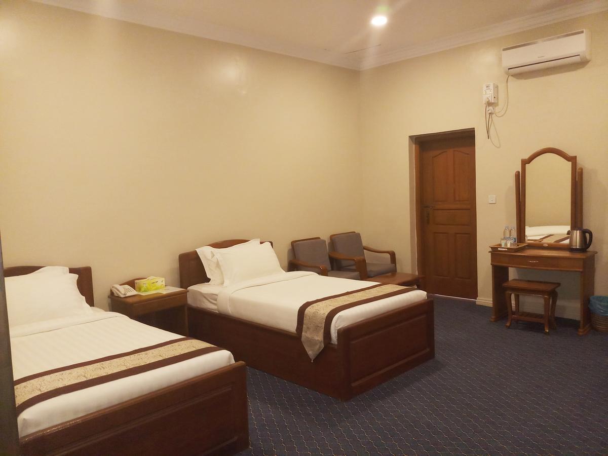 Ruby Garden Hotel Янгон Экстерьер фото